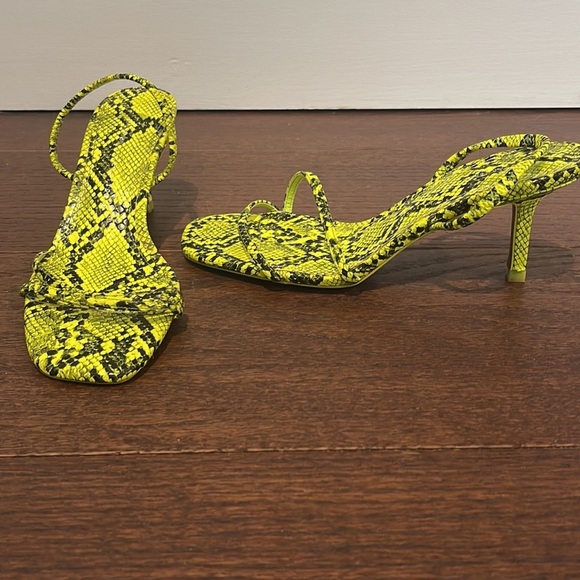 Zara Women’s Yellow and Black Snakeskin Print Heels - Picture 1 of 7